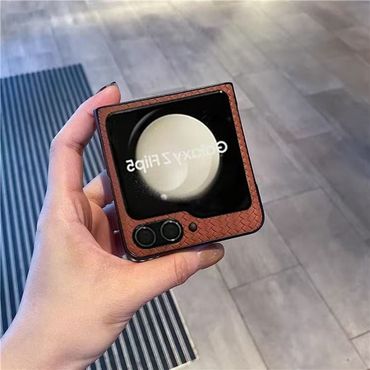 Lion Wristband Phone Case for Galaxy Z Flip 3/Galaxy Z Flip 4/Galaxy Z Flip 5/Galaxy Z Flip 6