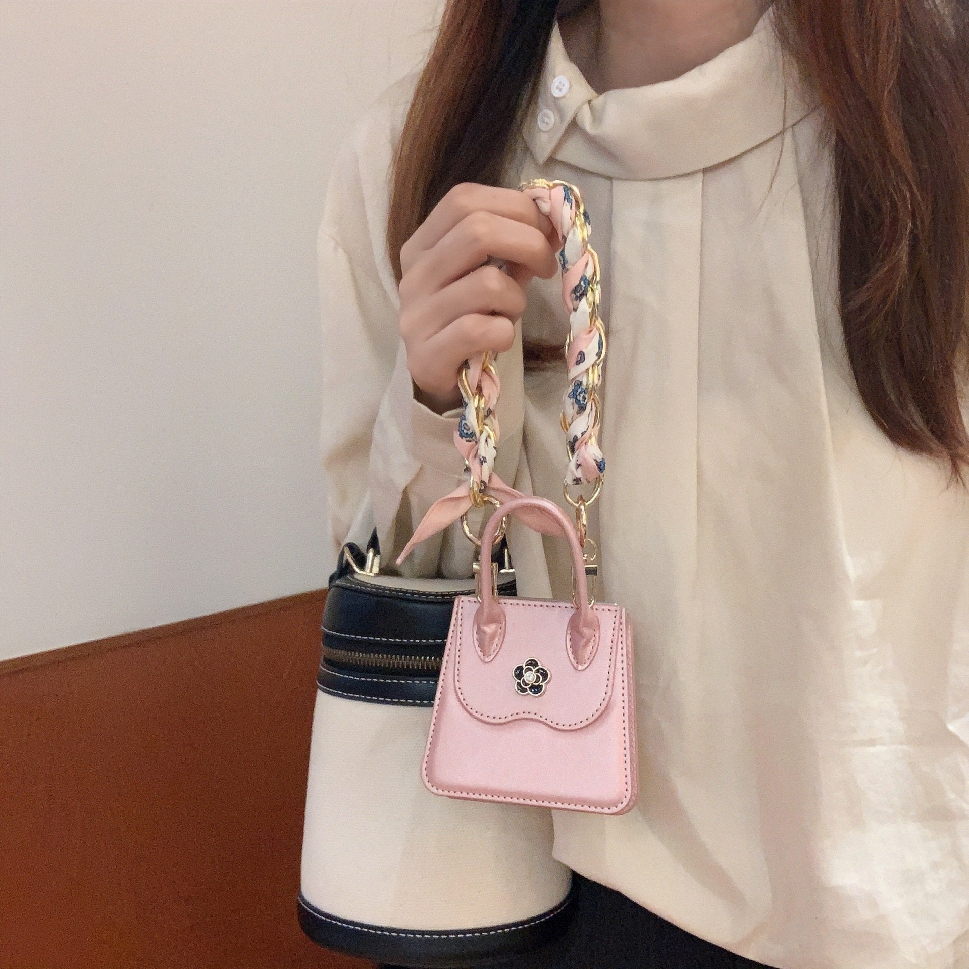 Luxury Flower Handbag Phone Case for Galaxy Z Flip 3/Galaxy Z Flip 4/Galaxy Z Flip 5/Galaxy Z Flip 6