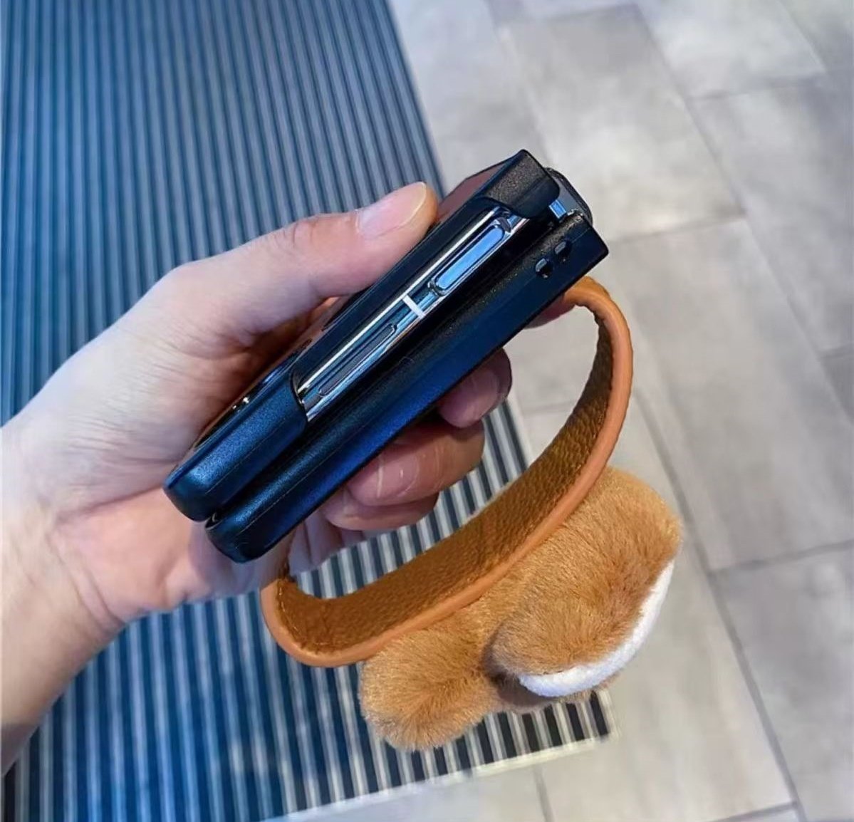 Capybara Wristband Phone Case for Galaxy Z Flip 3/Galaxy Z Flip 4/Galaxy Z Flip 5/Galaxy Z Flip 6