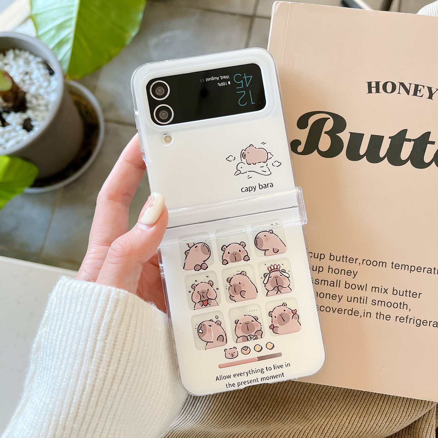 [🎉New Product✨] Cartoon Capybara Phone Case Suitable For Galaxy Z Flip 3/Galaxy Z Flip 4/Galaxy Z Flip 5/Galaxy Z Flip 6