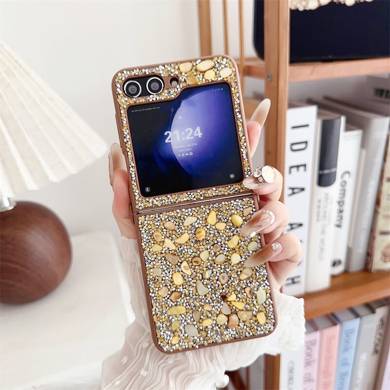 Specially designed for Galaxy Z Flip 3/Galaxy Z Flip 4/Galaxy Z Flip 5/Galaxy Z Flip 6 phone case, flash diamond style, unique appearance